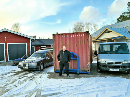 Nu kör Pär svenska minibussar som ambulanser till Ukraina